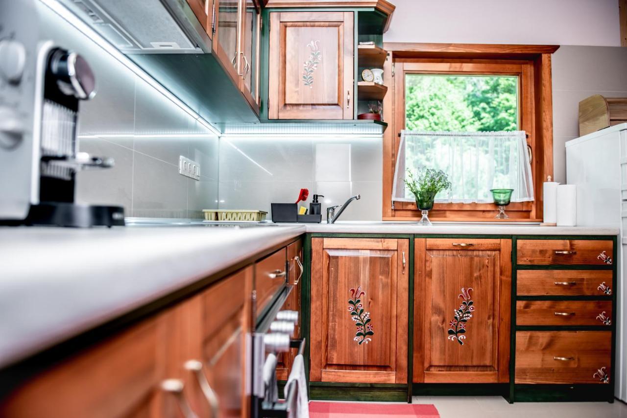 Central Chalet Varsag Екстериор снимка